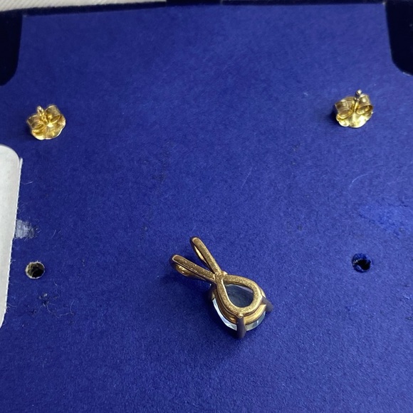 14K YELLOW GOLD aquamarine studs and pendant set REAL GOLD 🩵 vintage - Picture 10 of 15